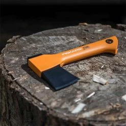 Hachette De Rando Fiskars -Outdoor Soldes hache fiskars x5 04