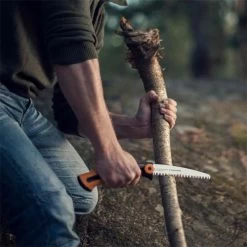 Scie Fiskars Xtract SW73 8 Scie Fiskars Xtract SW73 -Outdoor Soldes scie pliable fiskars xtract sw73