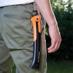 Scie Fiskars Xtract SW75 -Outdoor Soldes scie pliable fiskars xtract sw75 03